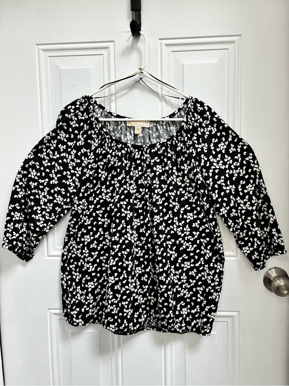 Michael Kors black-and-white heart-printed 3/4-sleeve blouse with bubble hem